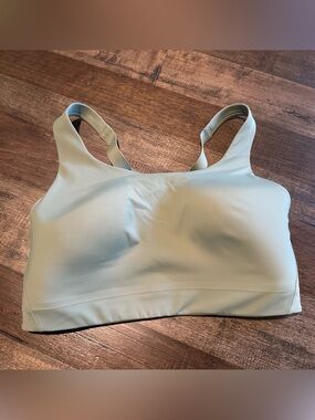 Athleta Seamless Pale Mint Sports Bra
